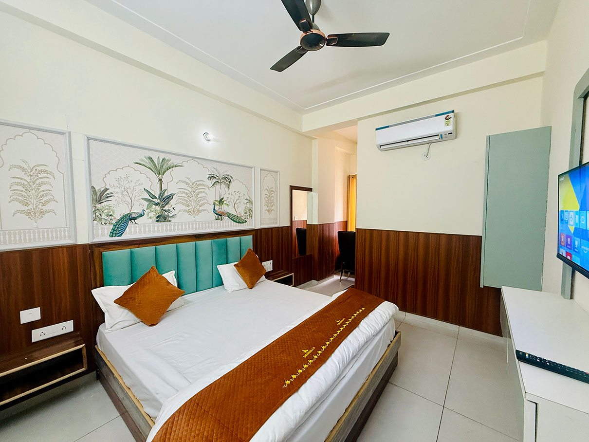 super-deluxe-room-side2-view-dharmastay-delight-palace-khatoo-dhramshala